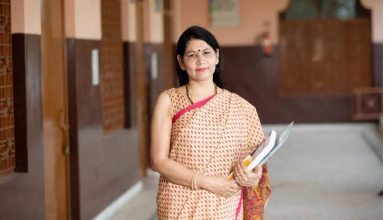 UP TGT, PGT Syllabus 2026 Released: जारी हुआ यूपी टीजीटी और पीजीटी शिक्षक भर्ती का सिलेबस, upessc.up.gov.in पर देखें