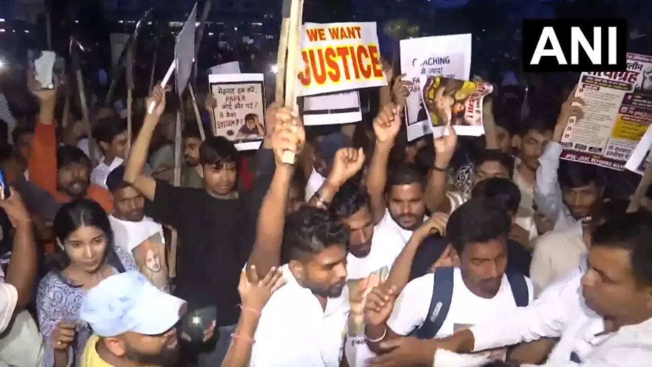 रांची में छात्रों का आंदोलन तेज, आज निकलेगी भव्य तिरंगा यात्रा; 10 अगस्त को विधानसभा घेराव का ऐलान