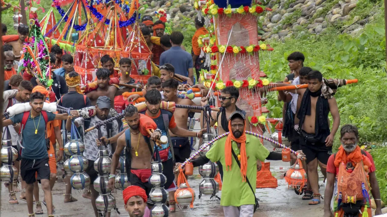 Traffic Advisory: सावन शिवरात्रि पर दिल्ली-NCR में लग सकता है जाम; कांवड़ यात्रा के चलते इन रास्तों पर रहेगा भारी डायवर्जन