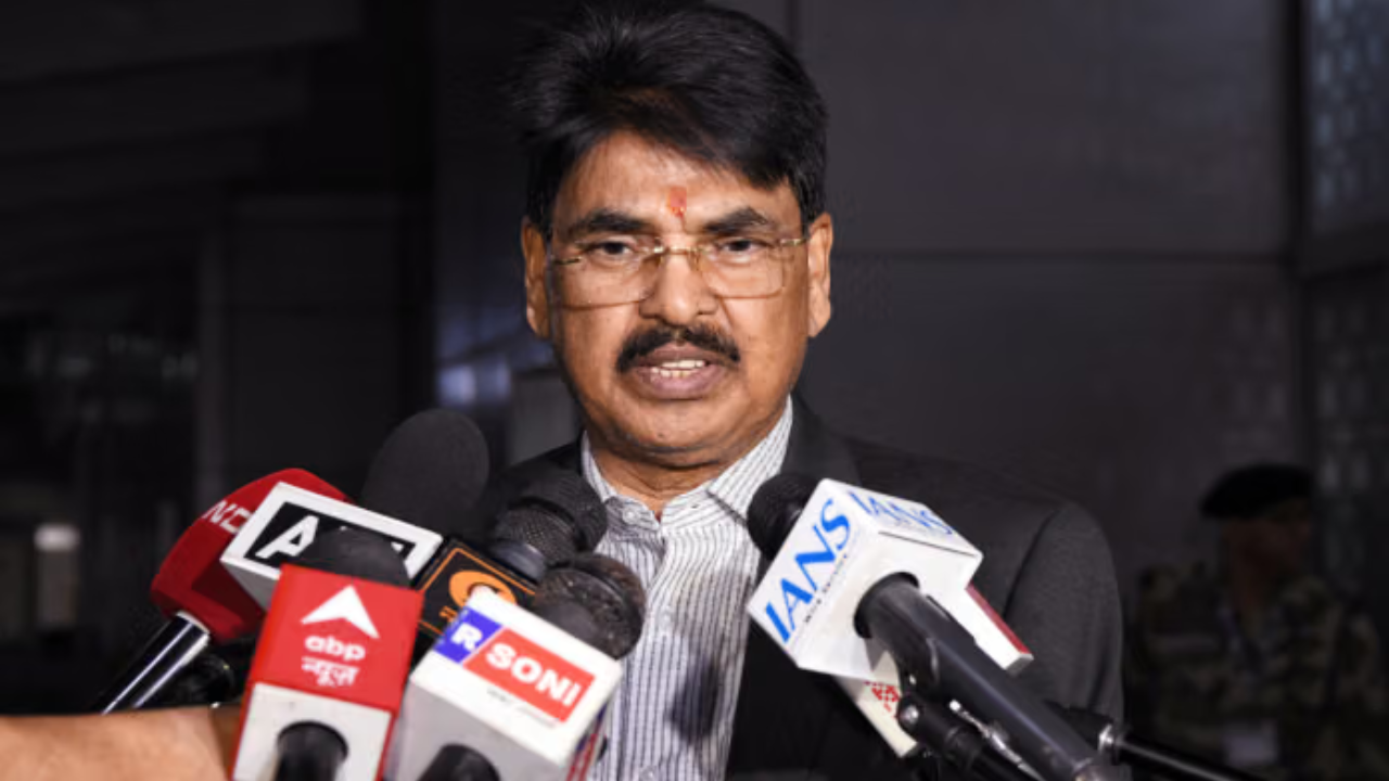 NALSAR विवाद: BCI अध्यक्ष मनन कुमार मिश्रा ने छात्रों से माफी मांगी, CJI ने लगाई थी BCI को फटकार